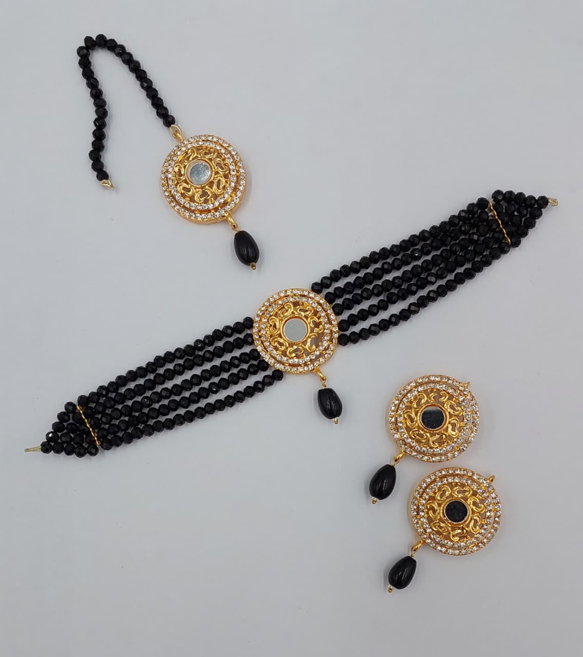 Plain and Elegant pearl Choker Set